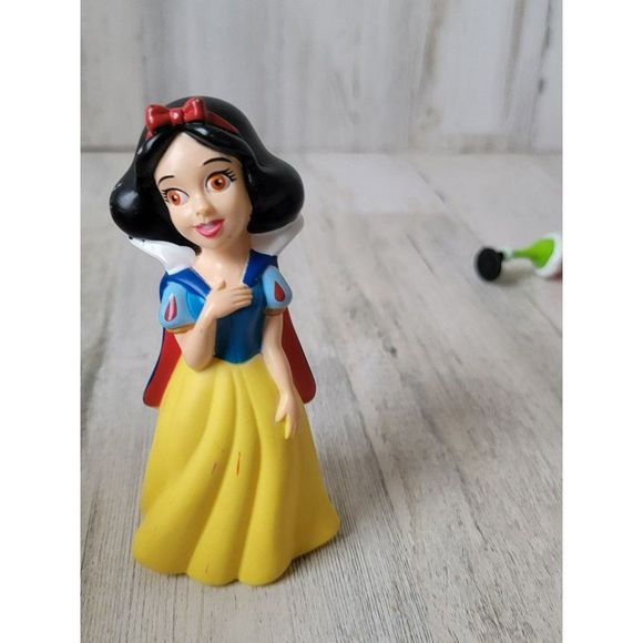 Snow White Princess bath toy Disney Pixar toy figure - Picture 1 of 8